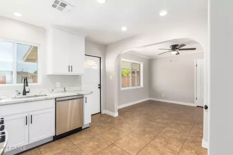 2023 E Monte Vista Rd, Phoenix, AZ 85006 photo 11