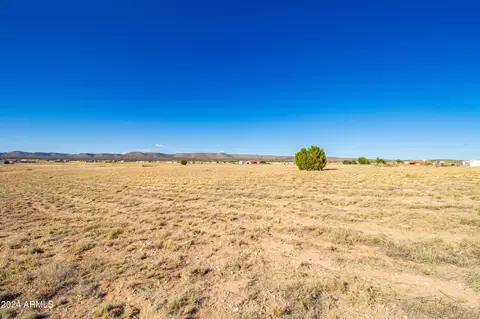 2200 W Monte Vis #00, Paulden, AZ 86334