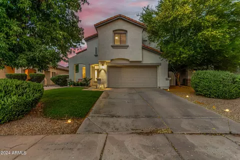 899 S Roanoke St, Gilbert, AZ 85296