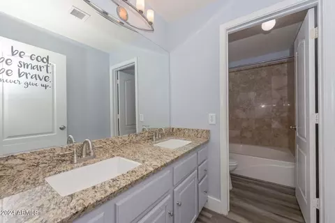 4031 E Robin Ln, Phoenix, AZ 85050 photo 28