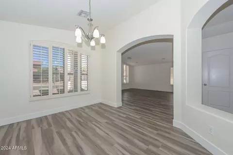 4031 E Robin Ln, Phoenix, AZ 85050 photo 11