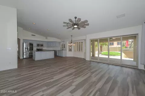 4031 E Robin Ln, Phoenix, AZ 85050 photo 14