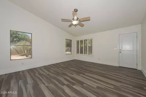 4031 E Robin Ln, Phoenix, AZ 85050 photo 24