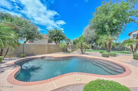 4031 E Robin Ln, Phoenix, AZ 85050 photo 3