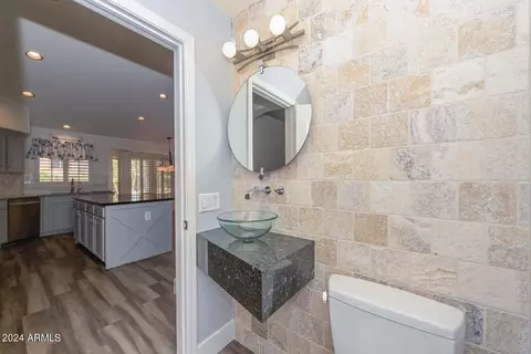 4031 E Robin Ln, Phoenix, AZ 85050 photo 19