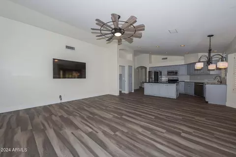 4031 E Robin Ln, Phoenix, AZ 85050 photo 13