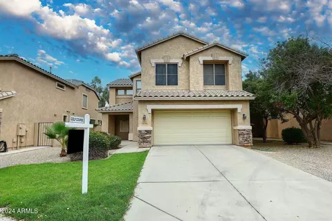 949 S Nielson St, Gilbert, AZ 85296