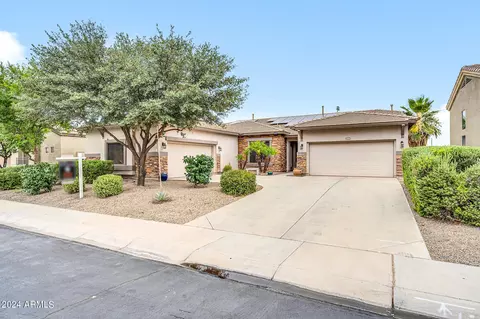 18999 N Falcon Ln, Maricopa, AZ 85138