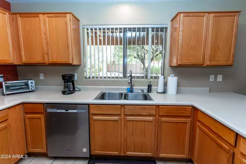 2729 E Gary Way, Phoenix, AZ 85042 photo 5