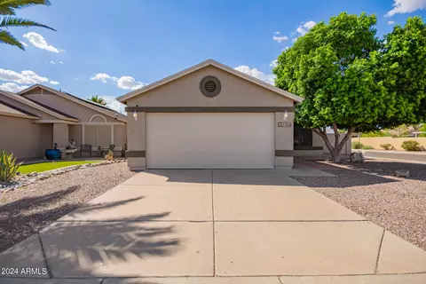 3204 W Robin Ln, Phoenix, AZ 85027