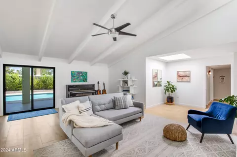 2532 E Mescal St, Phoenix, AZ 85028 photo 8