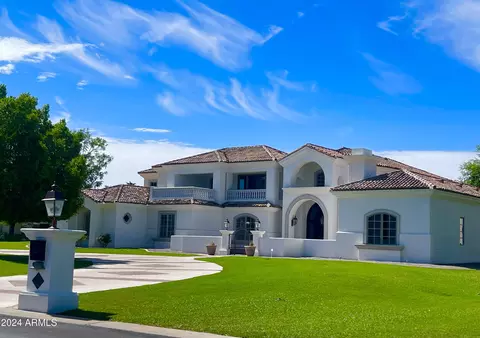 17 E Oakwood Hills Dr, Chandler, AZ 85248