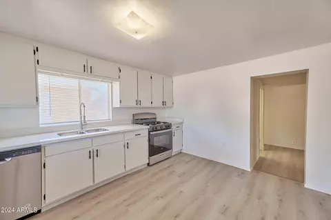 10023 N 7th Pl, Phoenix, AZ 85020 photo 9