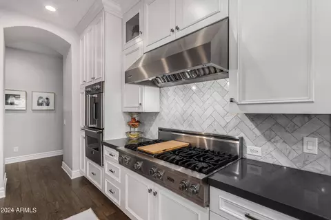Kitchen - 2123 E Aris Dr, Gilbert, AZ 85298 photo 5 of 6