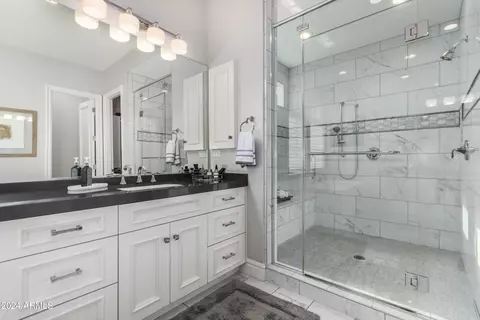 Bath - 2123 E Aris Dr, Gilbert, AZ 85298 photo 4 of 8