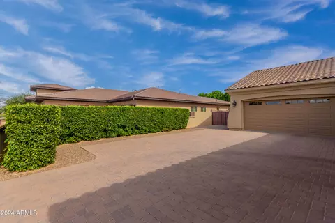 Exterior - 2123 E Aris Dr, Gilbert, AZ 85298 photo 6 of 37