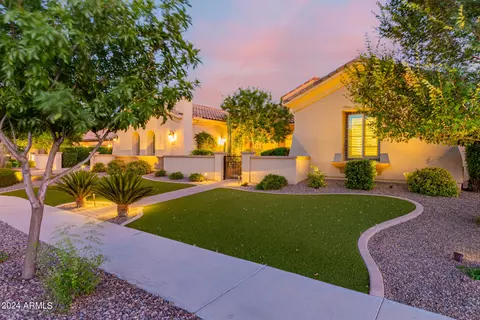 Exterior - 2123 E Aris Dr, Gilbert, AZ 85298 photo 4 of 37