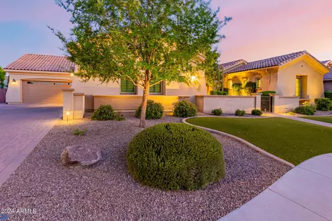 Exterior - 2123 E Aris Dr, Gilbert, AZ 85298 photo 3 of 37