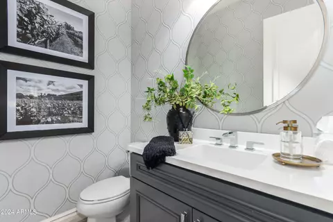 Bath - 2123 E Aris Dr, Gilbert, AZ 85298 photo 8 of 8