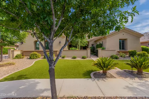 Exterior - 2123 E Aris Dr, Gilbert, AZ 85298 photo 5 of 37