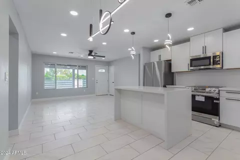 414 E Cody Dr, Phoenix, AZ 85040 photo 10