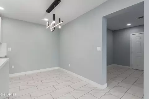 414 E Cody Dr, Phoenix, AZ 85040 photo 14