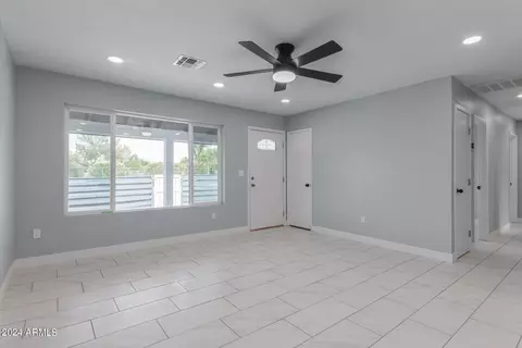 414 E Cody Dr, Phoenix, AZ 85040 photo 7