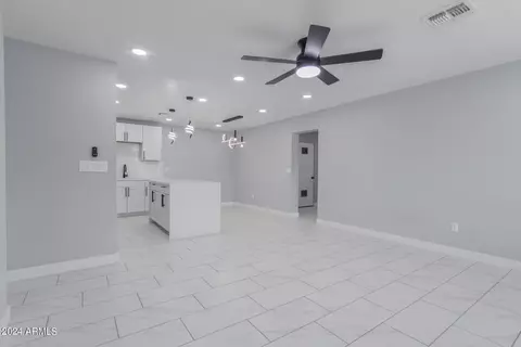 414 E Cody Dr, Phoenix, AZ 85040 photo 5