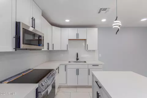 414 E Cody Dr, Phoenix, AZ 85040 photo 12