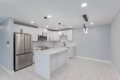 414 E Cody Dr, Phoenix, AZ 85040 photo 8