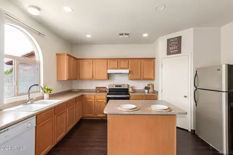 5229 S 8th Dr, Phoenix, AZ 85041 photo 11