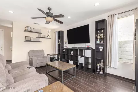 5229 S 8th Dr, Phoenix, AZ 85041 photo 2