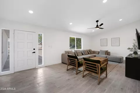 1246 E Laguna Dr, Tempe, AZ 85282 photo 4
