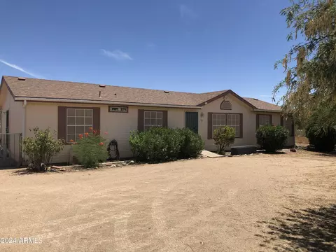 19425 E Saguaro Dr, Black Canyon City, AZ 85324