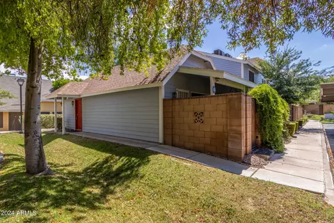4841 E Kachina Trl #5, Phoenix, AZ 85044 photo 2