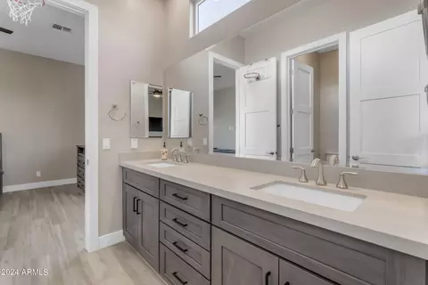 Bath - 1618 E Minton St, Mesa, AZ 85203 photo 9 of 14