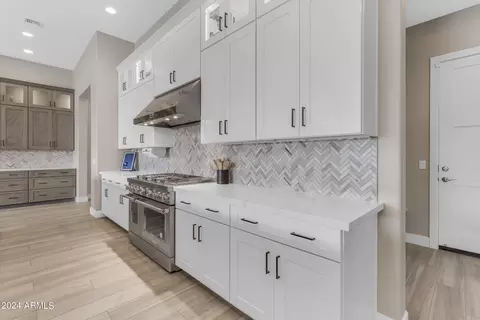 Kitchen - 1618 E Minton St, Mesa, AZ 85203 photo 7 of 8