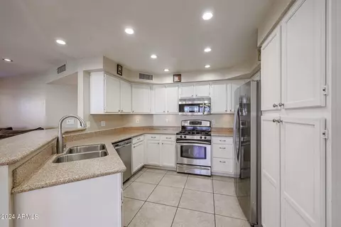 3414 E Glenhaven Dr, Phoenix, AZ 85048 photo 3