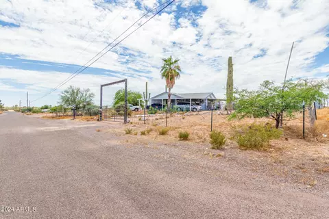 562 N Vista Rd, Apache Junction, AZ 85119