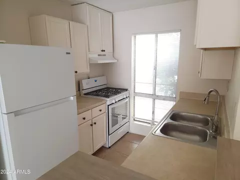 1701 W Tuckey Ln #110, Phoenix, AZ 85015