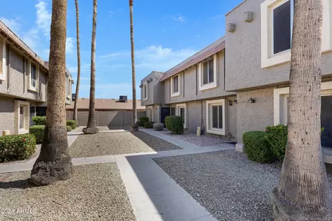 6114 W Townley Ave W, Glendale, AZ 85302