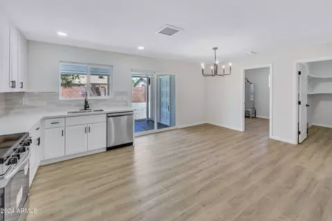 3202 W Libby St, Phoenix, AZ 85053 photo 8