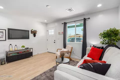 572 N Pasadena --, Mesa, AZ 85201 photo 7