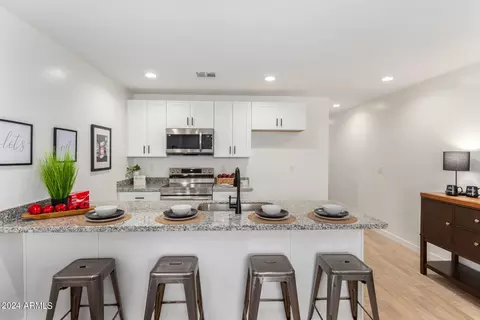 572 N Pasadena --, Mesa, AZ 85201 photo 3