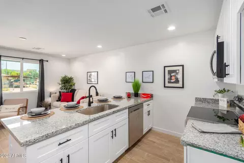 572 N Pasadena --, Mesa, AZ 85201 photo 6