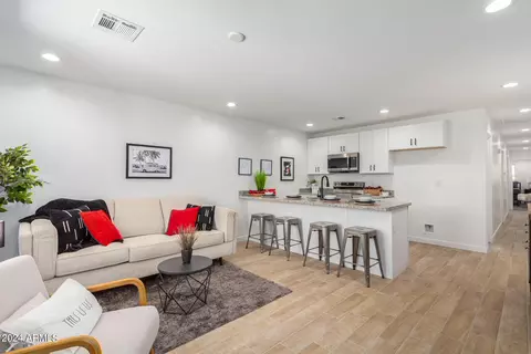 572 N Pasadena --, Mesa, AZ 85201 photo 2