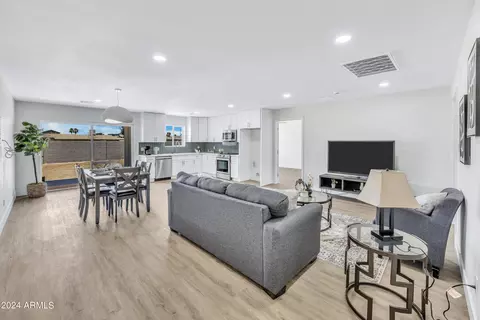 2928 E Mobile Ln, Phoenix, AZ 85040 photo 7