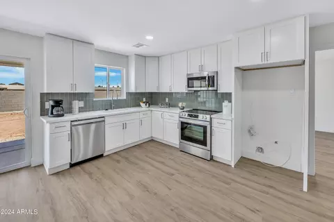 2928 E Mobile Ln, Phoenix, AZ 85040 photo 12