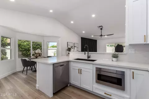 4344 E Beck Ln, Phoenix, AZ 85032 photo 12
