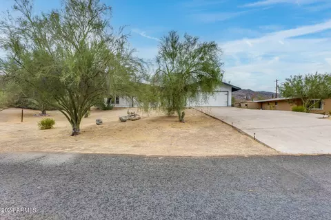 1701 E Pickrell Dr, Phoenix, AZ 85042 photo 8